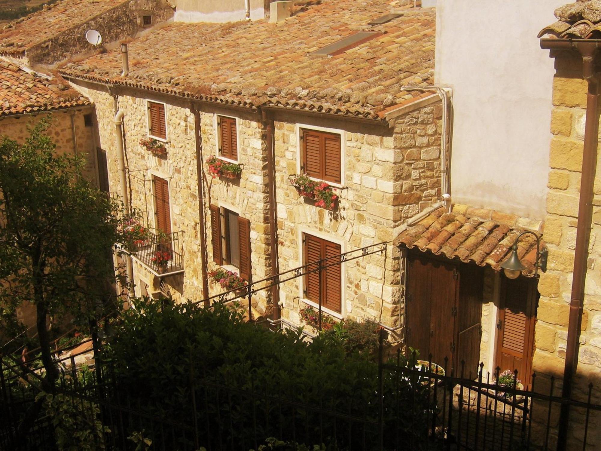 Il Castello Bed & Breakfast Petralia Sottana Exterior photo